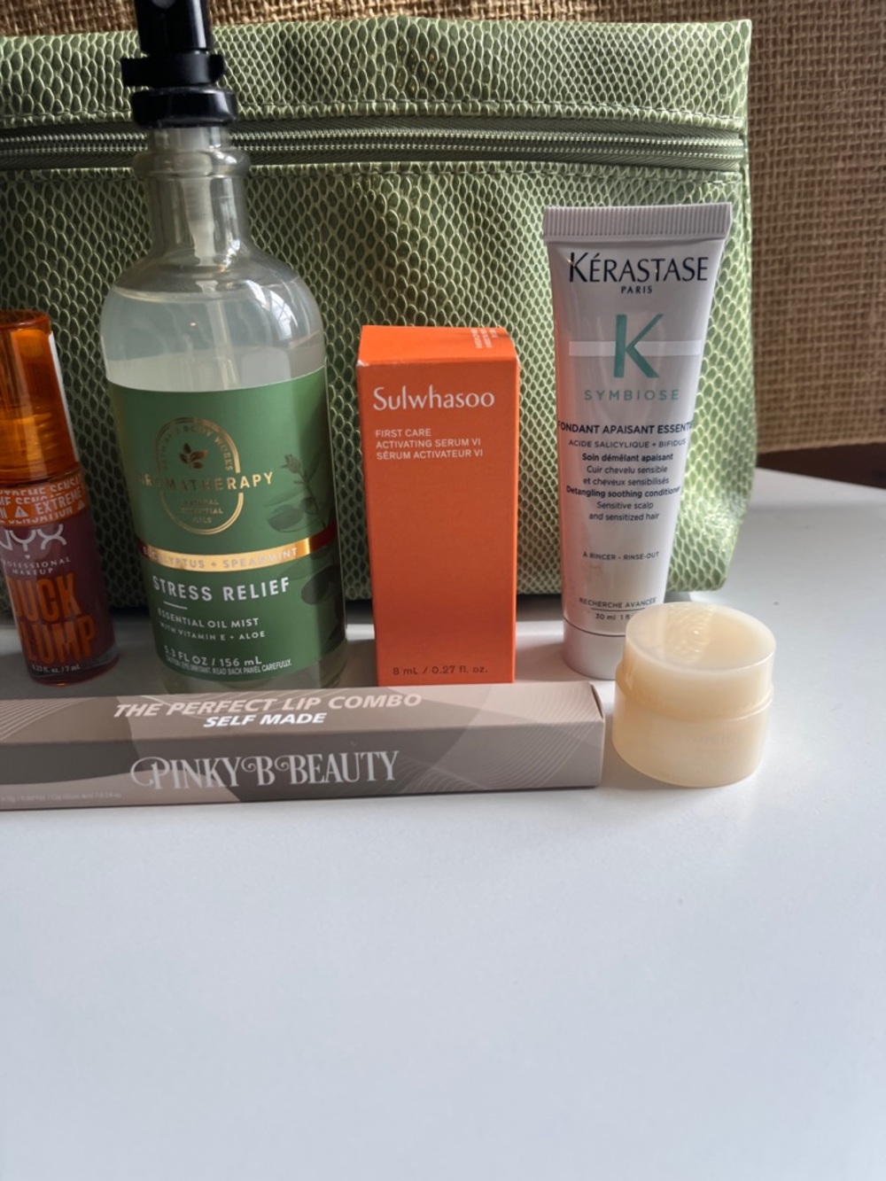 Clinique Cosmetic Bag with Travel Skincare & Makeup Set - Picture 3 of 5